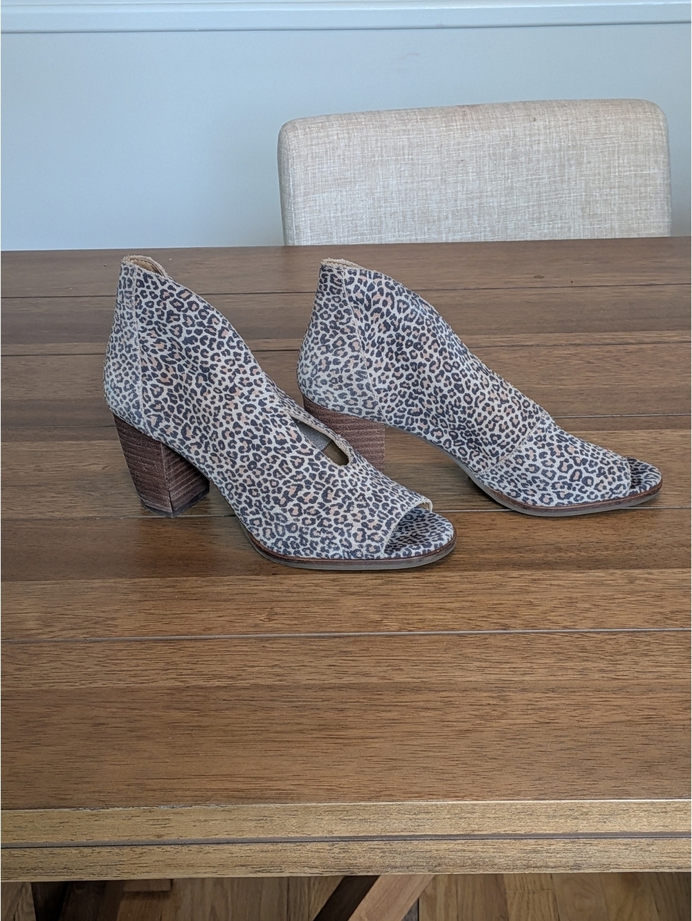 Lucky Brand Joal Leopard Print Peep-Toe Block Heel Booties 8M Chunky Block Heel